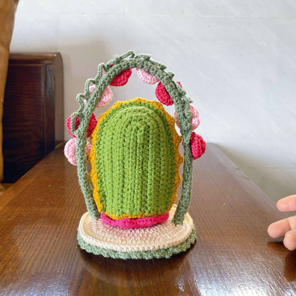 Crochet Virgin of Guadalupe Under Rose Arch | Handmade Catholic Gift | Marian Decor | 24 cm Religious Amigurumi | Spiritual Home Altar