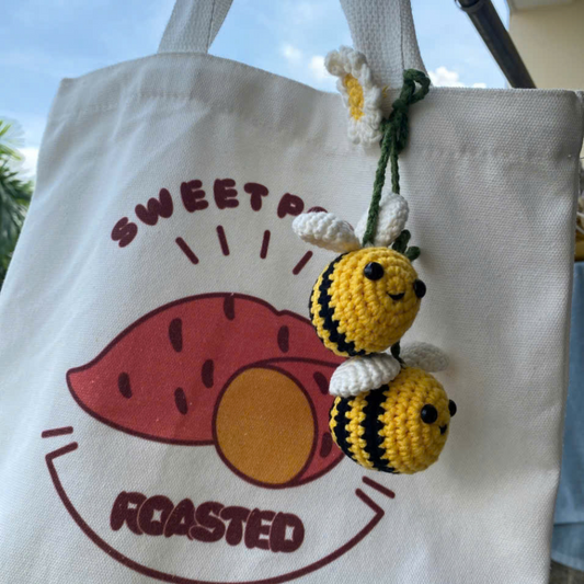 Crochet Bee Car Charm – Handmade Plush Bee Pair for Rearview Mirror, Bag Accessory, Backpack Keychain, Cute Gift Idea